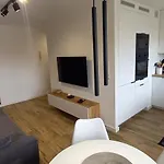 7 Pietro Apartment *